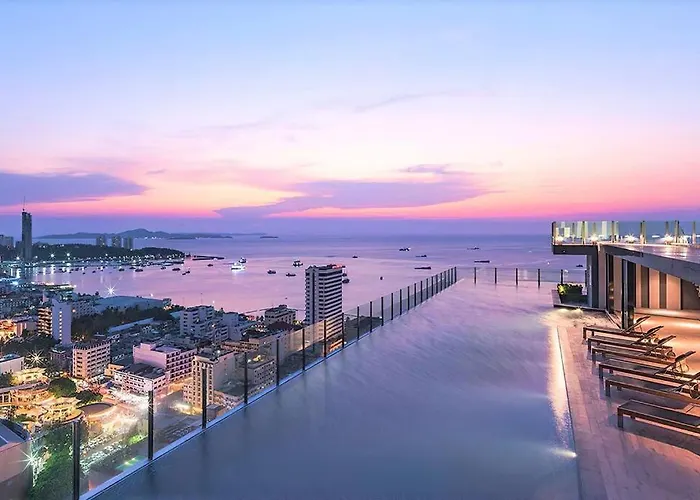 Central Pattaya, Best Location With Infinity Pool