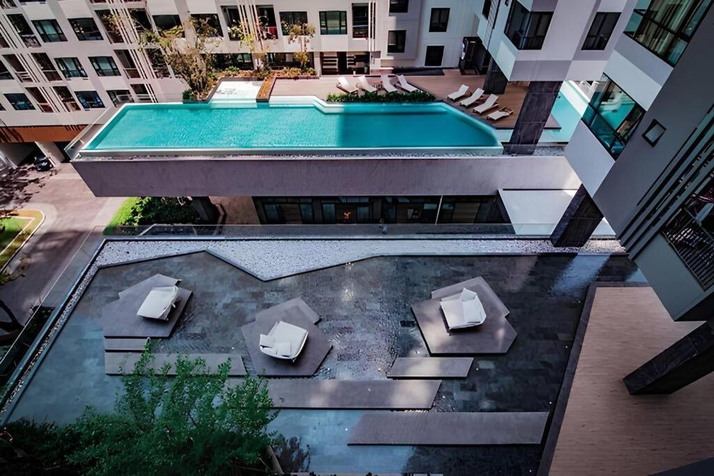 Pattaya, Location With Infinity Pool *