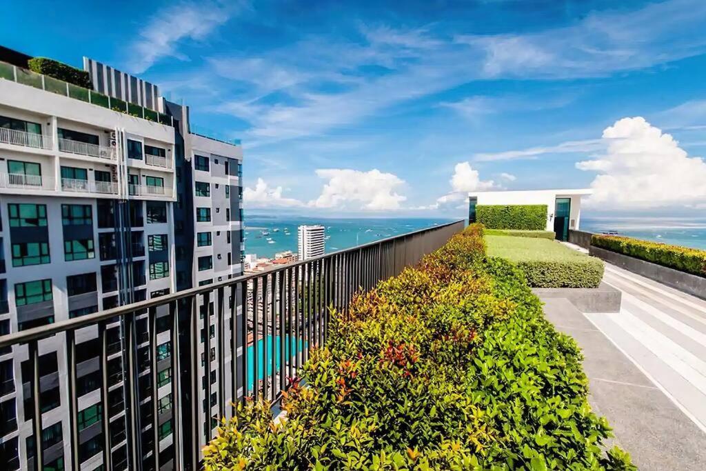 Pattaya, Location With Infinity Pool