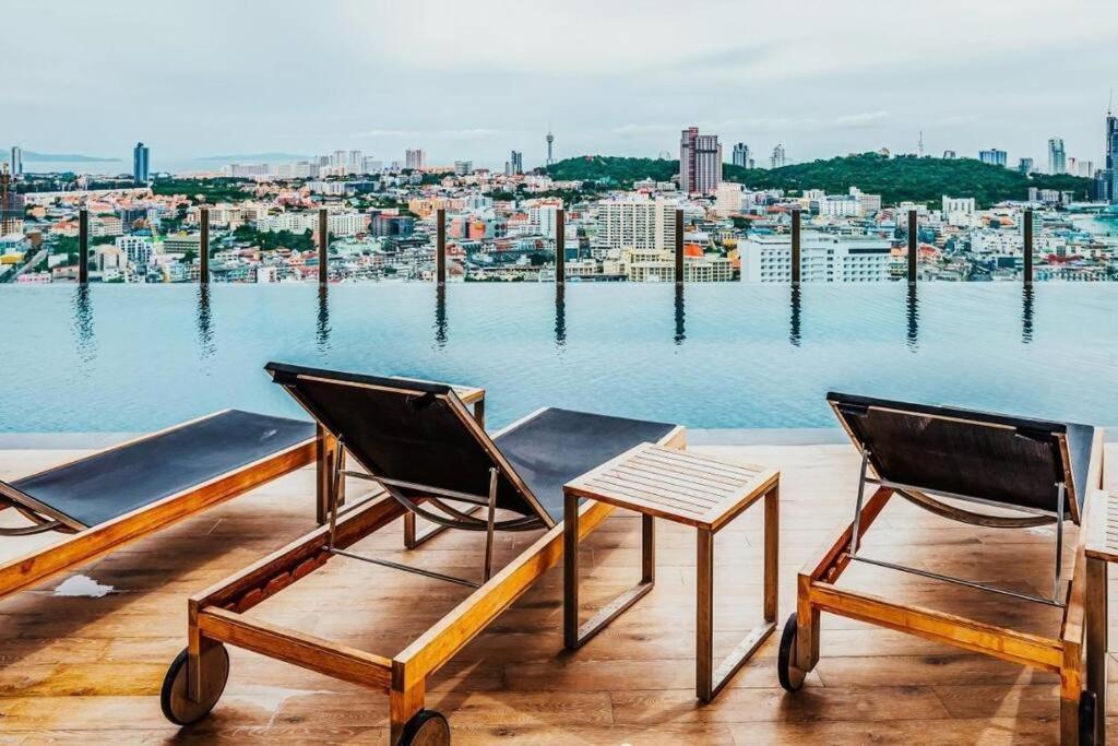 Pattaya, Location With Infinity Pool