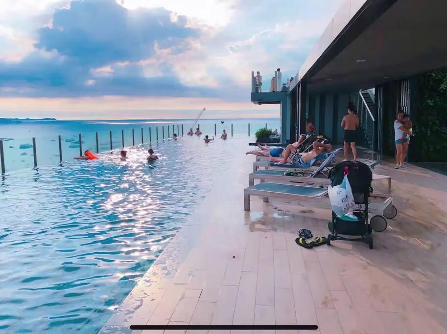 Pattaya, Location With Infinity Pool 公寓