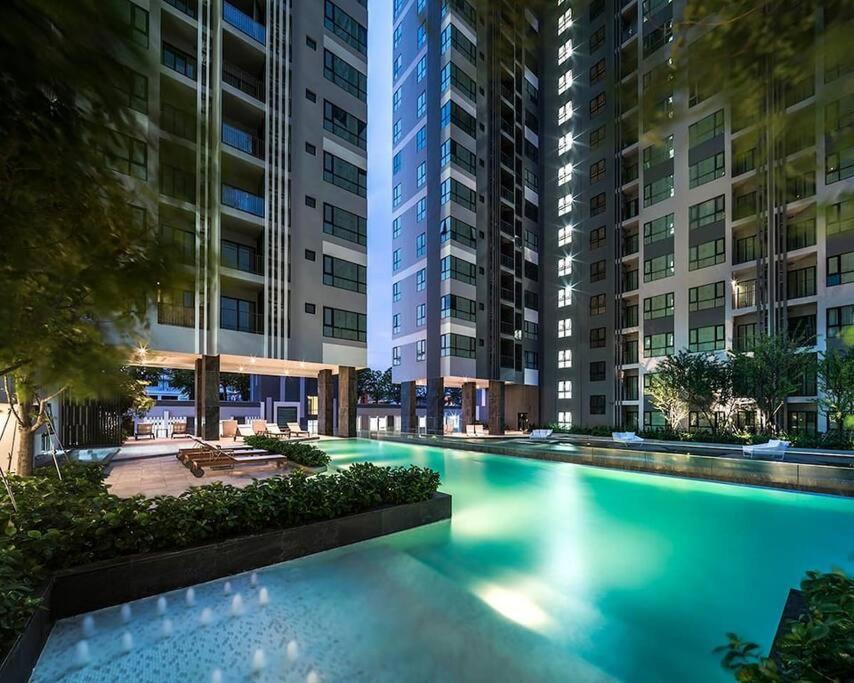 Pattaya, Location With Infinity Pool Apartment *