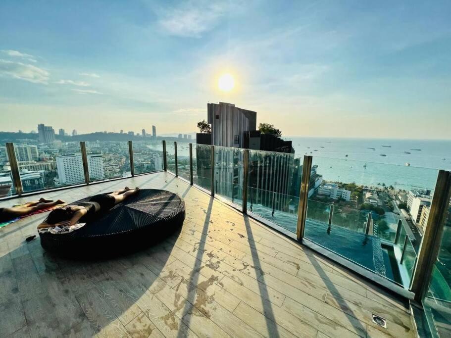Pattaya, Location With Infinity Pool *